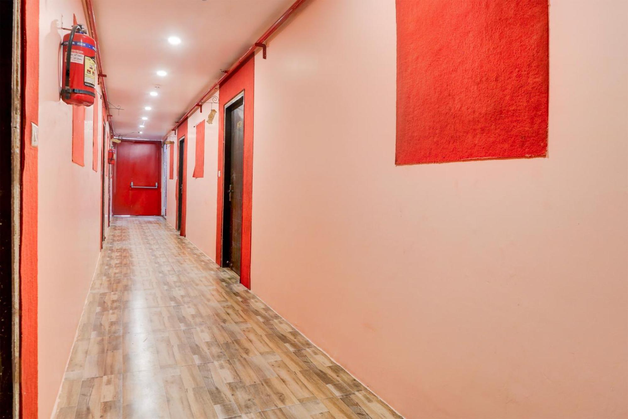 Super Hotel O S J Residency Delhi  Extérieur photo